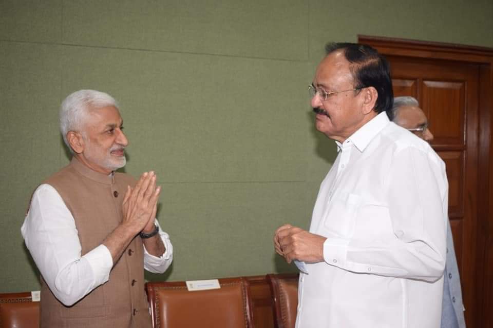 FX7jC9uacAAlHlr?format=jpg&name=medium