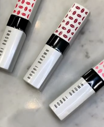 TunsgateQuarter's tweet photo. Visit today and test out the NEW SHADES from @BobbiBrown💋😍✨💄

#bobbibrownuk #bobbibrown #extraliptint #tintedlipbalm #makeuptesting #bbguildford #travelsizemakeup #travelsizeskincare #visitsurrey #travelready #experienceguildford #tunsgatequarter https://t.co/e86apXslFB