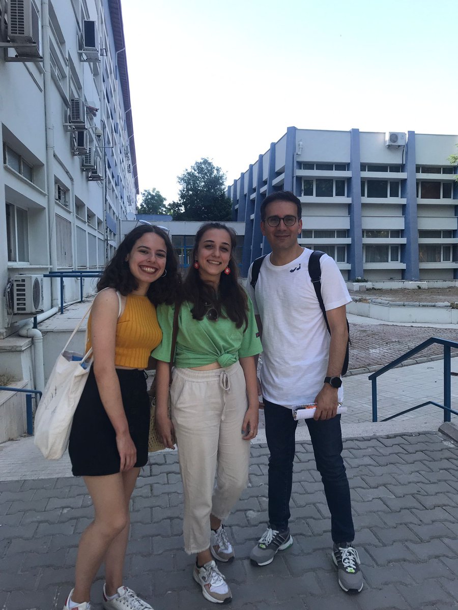 Bölüm birincisi ile fotoğrafım olmasın mı 😎😂 <a href="/SelinDumlu/">Selin</a>