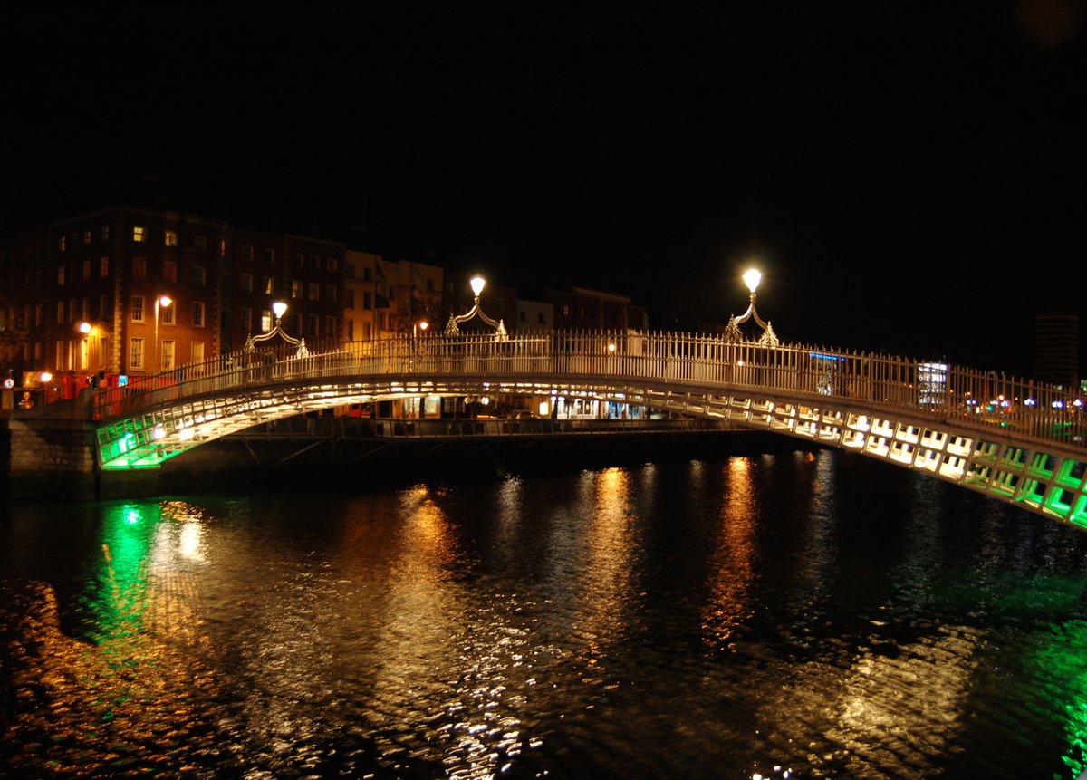 WallpaperGeeks's tweet photo. Ha'penny Bridge Dublin Ireland Wallpaper - https://t.co/9KY7sYs8qh - #Europe #Travel - https://t.co/ZOwdFeJeZs https://t.co/CKsZu29gnE