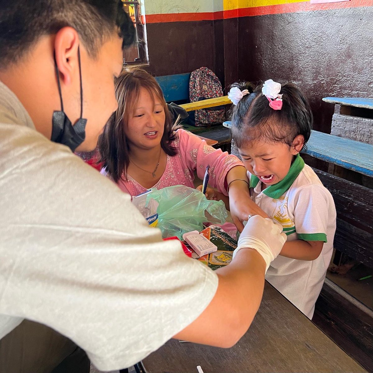 edwardsfoundat's tweet photo. Edwards Foundation held a medical camp at Evergreen English School at Pokhribong, we did a eye check-up and blood grouping camp for 80 students.

To know more about this initiative and to volunteer, contact us at https://t.co/E5l7W8npt0 https://t.co/S3I5bONw5S