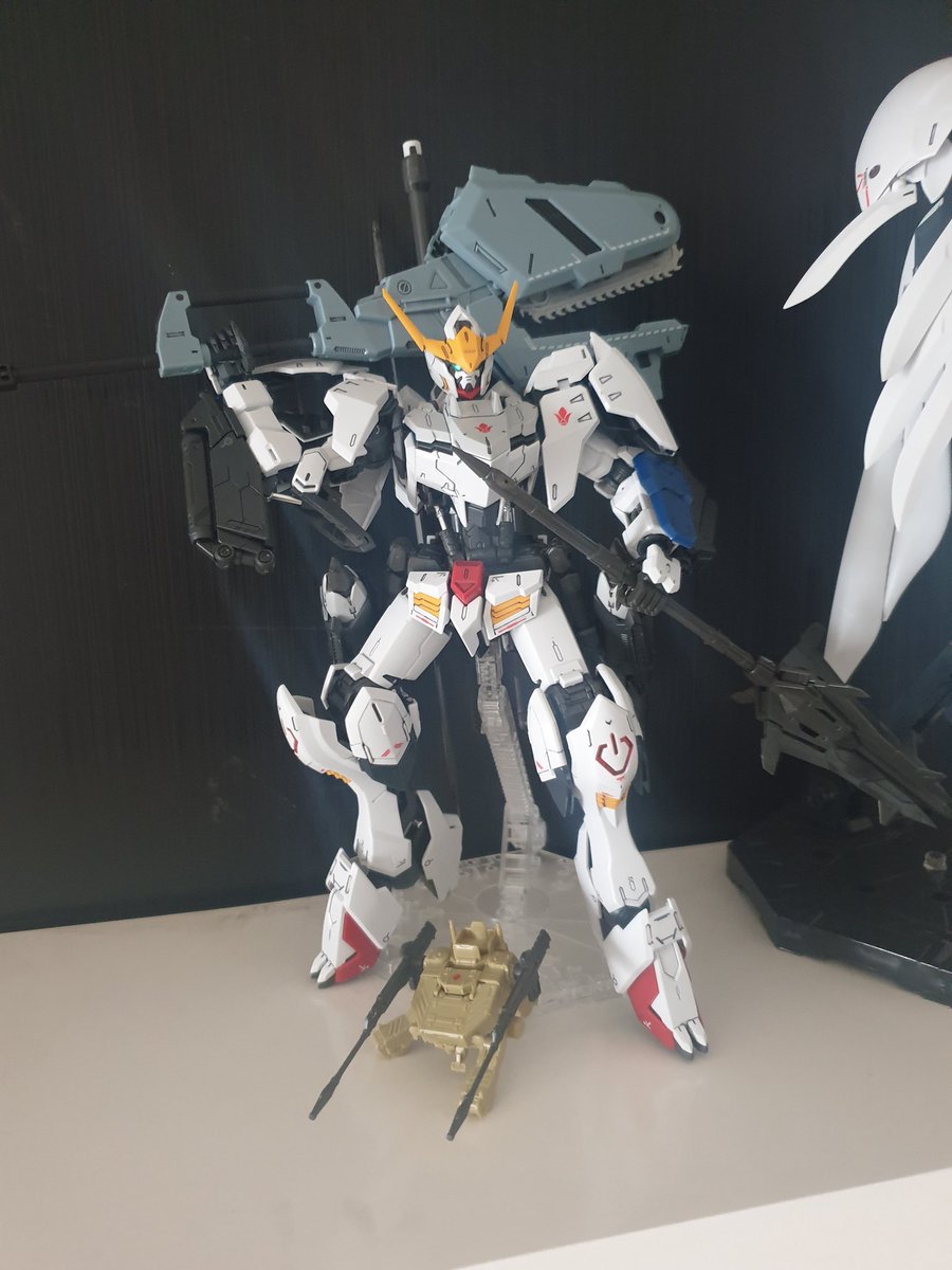 gmshugo1's tweet photo. 1/100 MG Barbatos with expansion set. Finally, im converting my regular barbatos 4th form to 6th form after getting Barbatos Ichiban Kuji. My 4th form would be the ichiban kuji one. 

#Gundam #Gunpla #Mokit #Modelkit #ガンダム #ガンダムバルバトス #バルバトス #IBO https://t.co/vvYIuozSbT