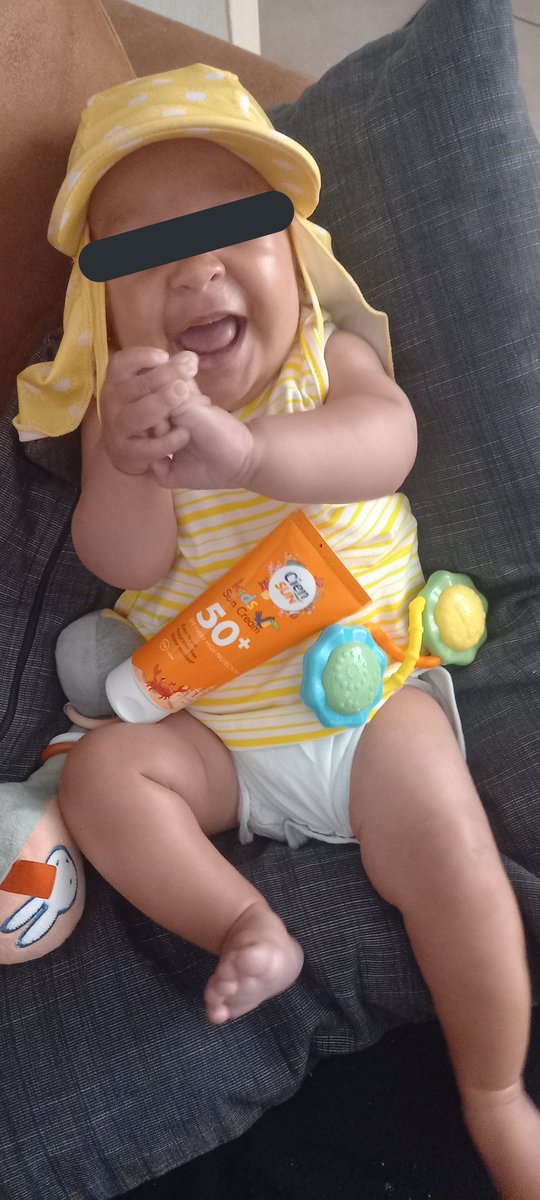 iktwitelkedag's tweet photo. Smeer jezelf goed in
Blijf zo veel mogelijk uit de volle zon
Drink voldoende
En verwen jezelf gedurende de dag af en toe met een ijsje
#Tipvddag : heb je het echt heel warm zoek dan verkoeling in de supermarkt https://t.co/754hBosgvx