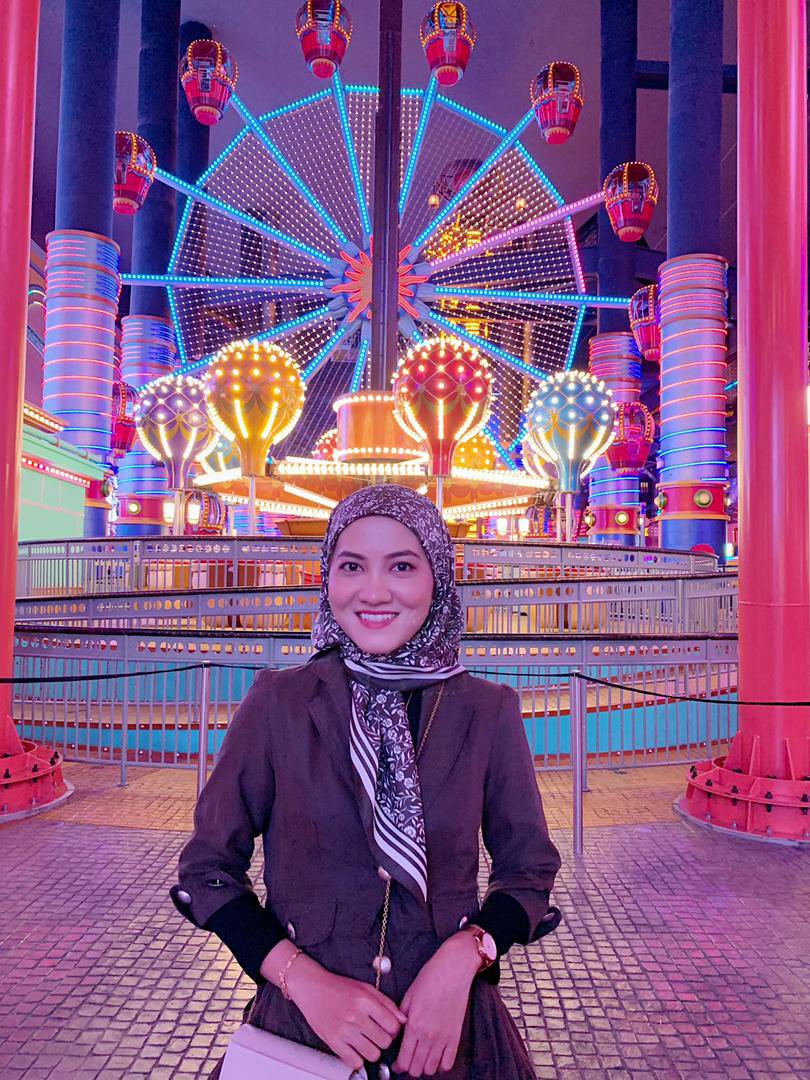 Frhsyhd's tweet photo. Hi @TwtJodohMY
I’m helping out my friend to find her ‘missing piece’. She’s ready to mingle and get married by the end of this year. 
If you’re interested, feel free to DM me, i’ll share more deets abt her 😊 https://t.co/5H0DSIQ8vU