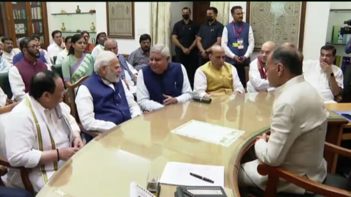 SaritaGuptaNews's tweet image. उपराष्ट्रपति पद के उम्मीदवार जगदीप धनखड़ ने किया नामांकन.. पीएम @narendramodi गृहमंत्री @AmitShah रक्षामंत्री @rajnathsingh बीजेपी अध्यक्ष @JPNadda और NDA सहयोगी दल के नेता भी रहे मौजूद...

 @BJP4India #VPNomination #VicePresidentialElections2022