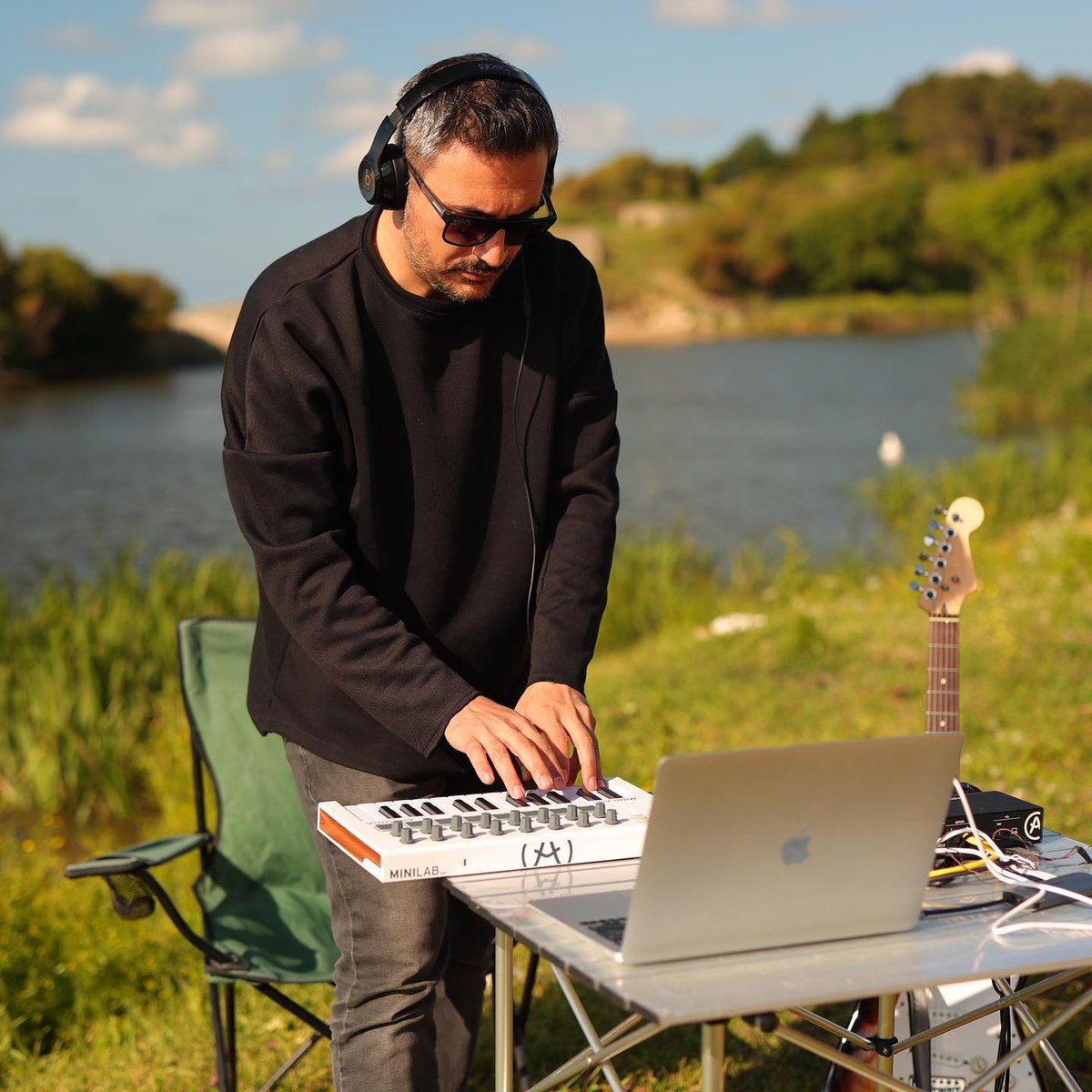 Tayfun ve #MiniLab MkII'den herkese müzik dolu haftalar 😎

📸 <a href="/tayfungol/">Tayfun Göl</a> 

Sen de müzik dolu bir fotoğrafını Instagram'da paylaş, fotoğrafın profilimizde yayınlanırsa tüm ürünlerde geçerli %20 indirim kuponu kazan! 😉
 
#Compel #Arturia <a href="/ArturiaOfficial/">Arturia</a>