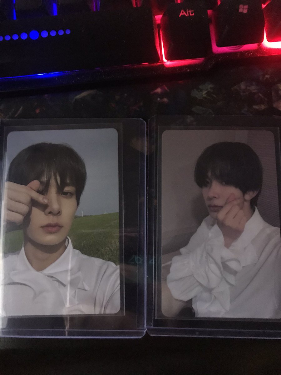 heedecos's tweet photo. crying crying crying https://t.co/wxiaTrq8iB