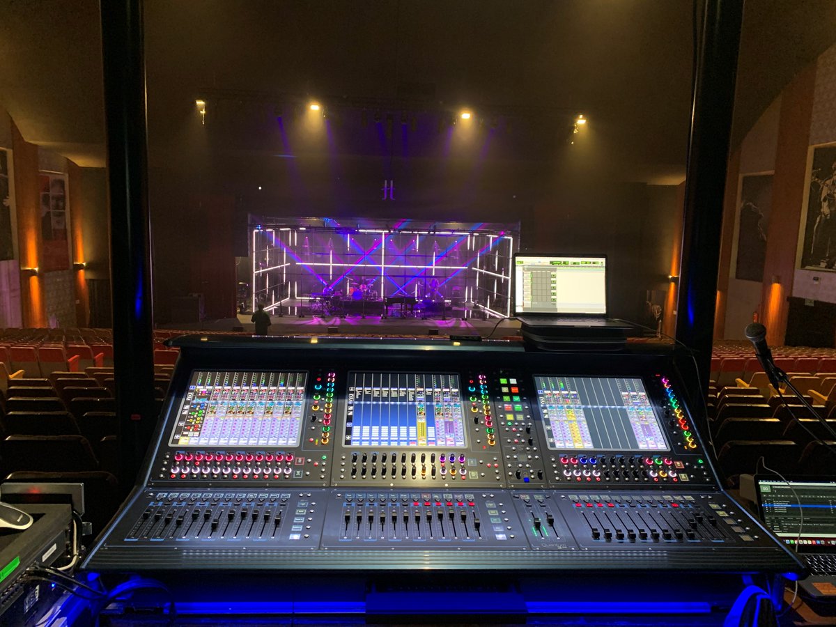 DiGiCo_official's tweet photo. The DiGiCo Quantum338 is sitting pride of place on Pablo López's "Unikornio" tour
You can read the full story here: https://t.co/7u4LEQnmIs
#DiGiCo #Quantum338 #DiGiCoQuantum338 #AudioEngineer #MixingConsole #DigitalMixingConsole #TheatreSound #DigitalConsole https://t.co/y4aQ0m5YlE