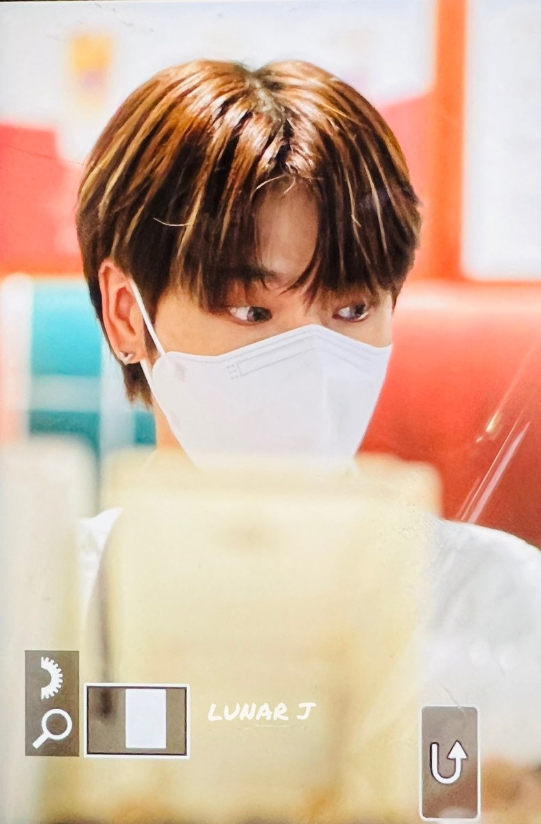 990420com's tweet photo. 220718 고양이바리스타
#Omega_X #오메가엑스 #제현 #JEHYUN @OmegaX_members https://t.co/9WW1r5WarH