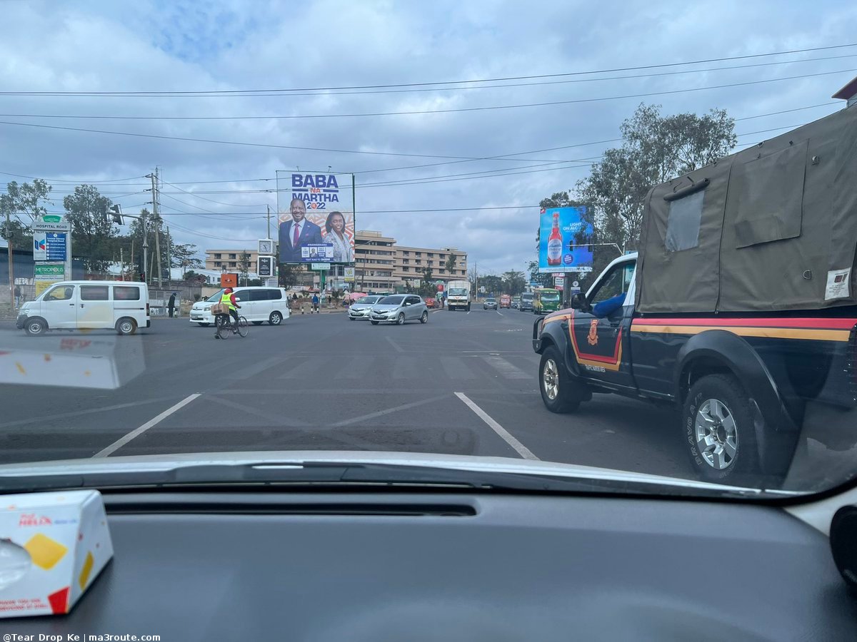 a3Route's tweet photo. 10:40 A police vehicle flouting traffic laws along Ngong road   . Lights says we stop and the driver doesn’t care.  https://t.co/zOVEeBX9Pv via @Tear_Drop_Ke