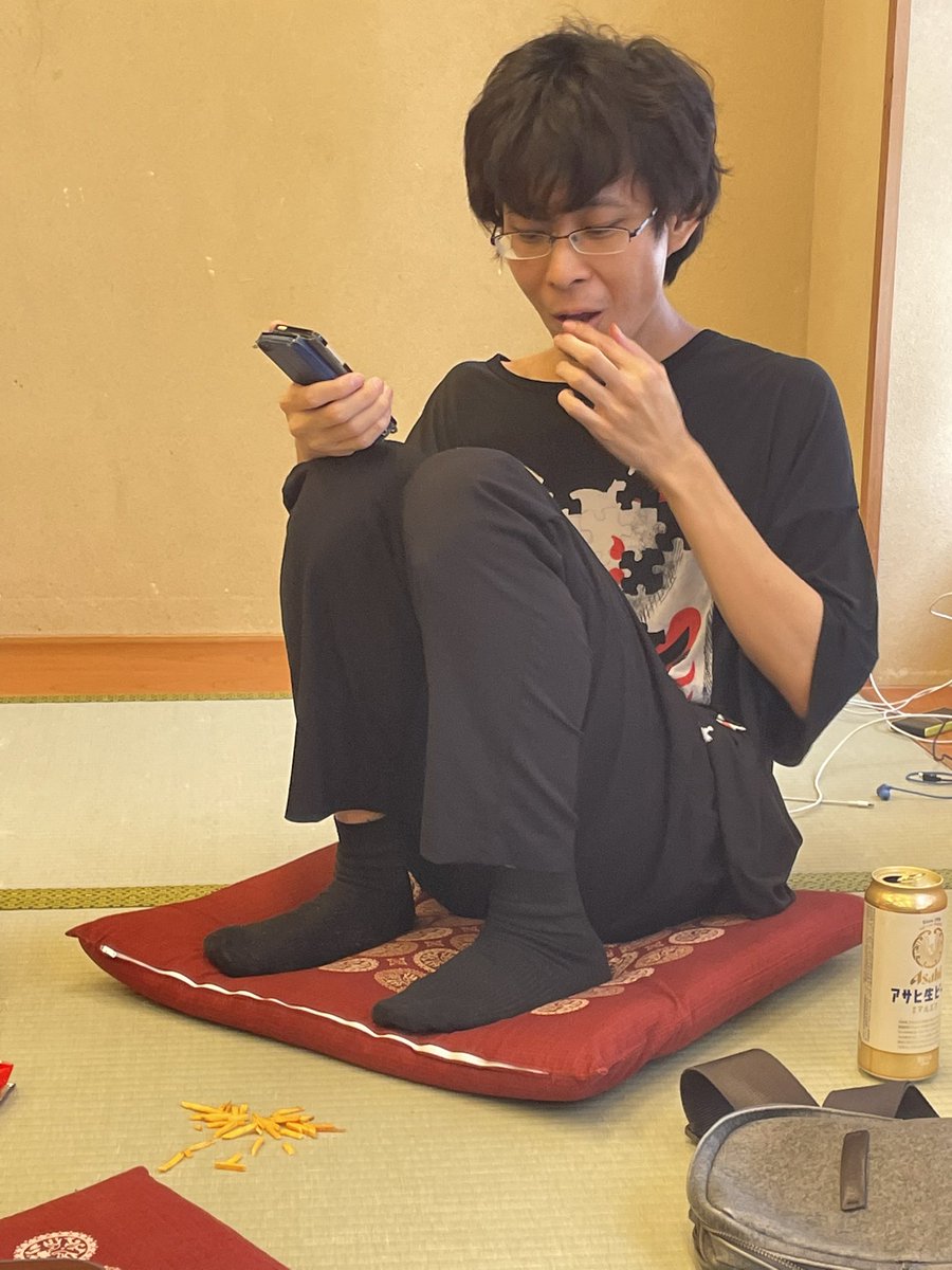 ClampDraco's tweet photo. 乞食 https://t.co/baA6oAsbYp