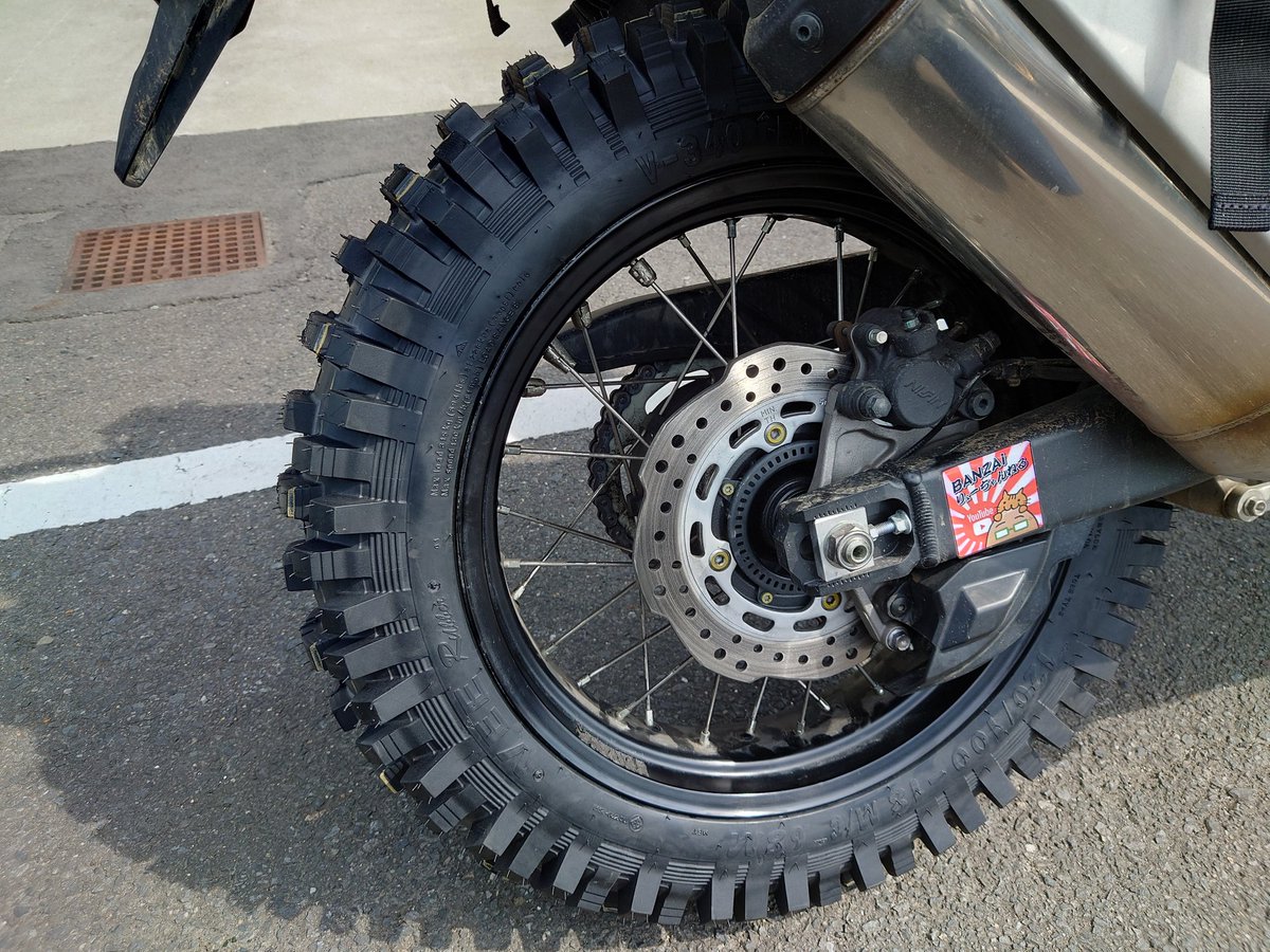 calpisrider's tweet photo. 履いちった✨
#VRM340
#木下電機
#VeeRubber https://t.co/wOM6uoEtlb