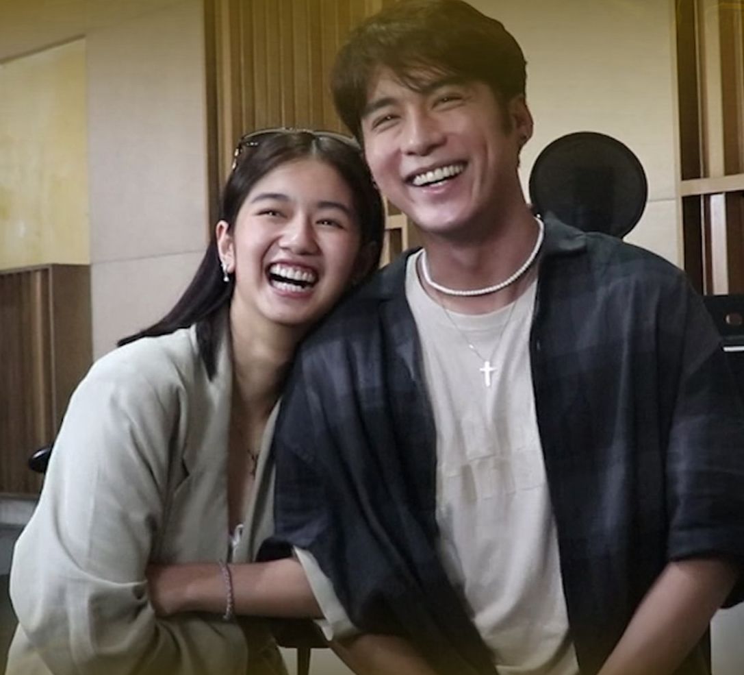 MightyGirl14's tweet photo. Eto sila noon         Eto sila ngayon
   Tara G                     Dear MOR

#KaoJc
#DearMORFirstKilig
#TaraG
#KaoriOinuma
#JcAlcantara https://t.co/w4L1ukjCXE