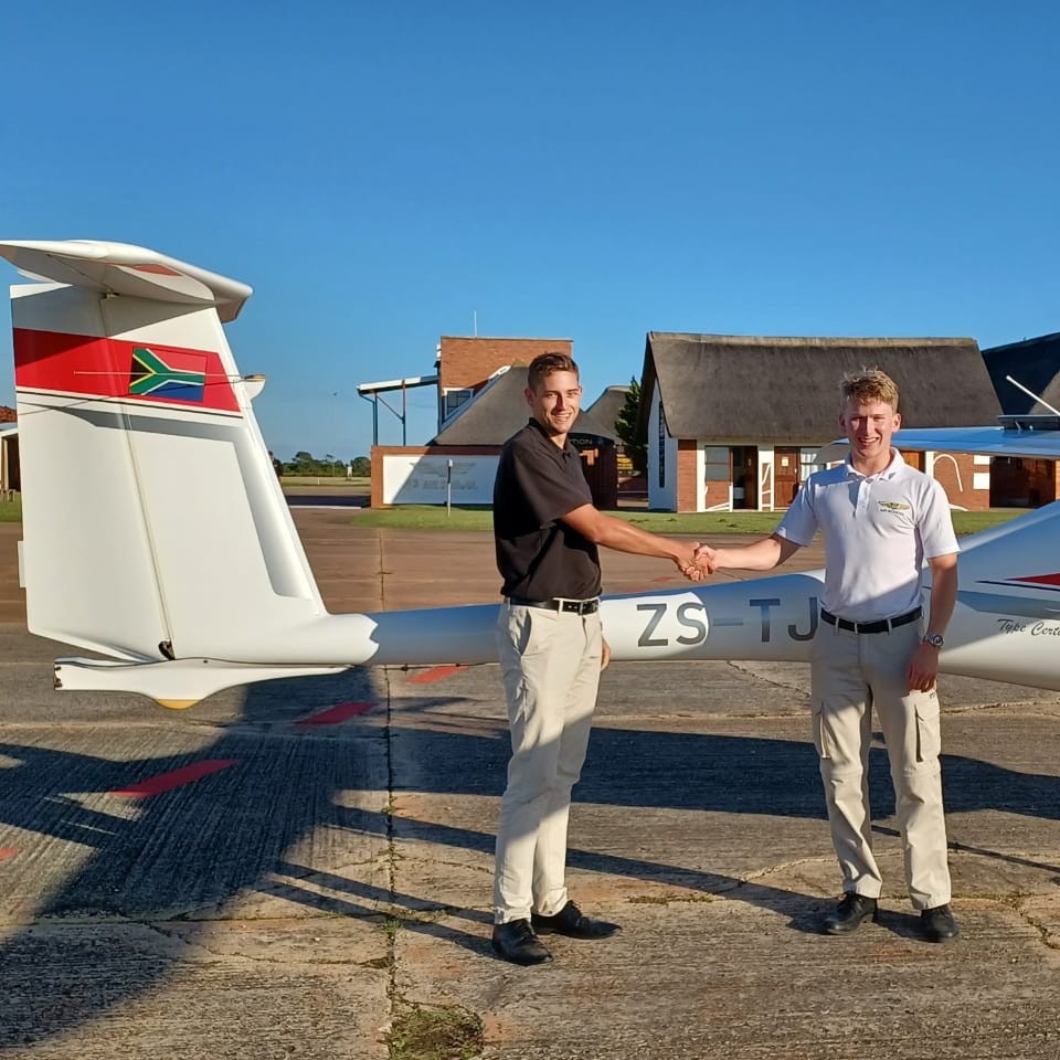 43airschool's tweet photo. FIRST SOLO FLIGHT 🎉

Congratulations to David Van Graan for his first Solo Flight, we wish you many more happy landings, remember to always #43flysafe

✈️ ZS-TJV | Instructor: Matthew Du Rand | 05/04/2022
-
#43airschool #airschool #avgeek #soloflight #studentpilot https://t.co/L0NwsPiKce