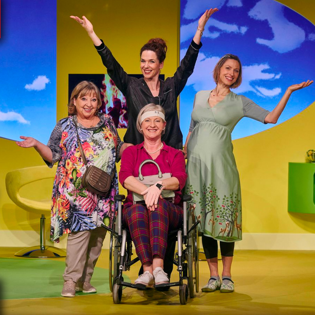 Ab dem 20. August ist es soweit: "Himmlische Zeiten" im #SchlossparkTheater ❤️ Liebenswerte Charaktere, schlagfertige Dialoge und jede Menge Musik. Die Stars des Abends: #AngelikaMann  #NiniStadlmann #FranziskaBecker &amp; #HeikeJonca #SchlossparkTheater #Kulturtipp #Kultur #Theater