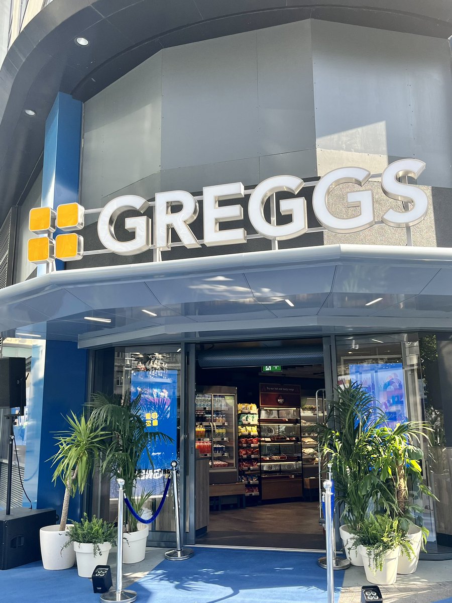GreggsOfficial's tweet photo. 🎬 Greggs Leicester Square opens its doors at 11.30am if you’re nearby &amp; want a peek 👀

Stay safe &amp; hydrated, remember it’s us that should be baking, not you☀️ https://t.co/n1lXXDj5JQ