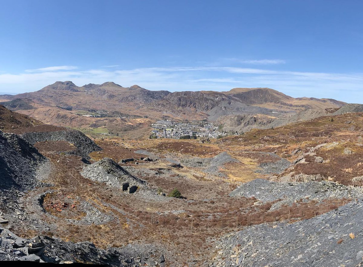 IWA_Wales's tweet photo. 'Blaenau graduates do not arrange their lives around good jobs &amp; school catchment areas, as in a cartoon English middle-class life.'

@LowriTros explores how residents can renew a place through their active choice to stay, or 'restanza'

#thewelshagenda

https://t.co/kJVxIcQBU0 https://t.co/j4vKCQb0mN