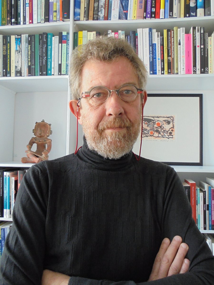 In “The Unbearable Lightness of Climate Populism” Erik Swyngedouw argues that via "fetishistic disavowal" #climate discourse produces a particular form of populism that obscures the power relations responsible for the growth of greenhouse gas emissions.

 bit.ly/3uWZQyC
