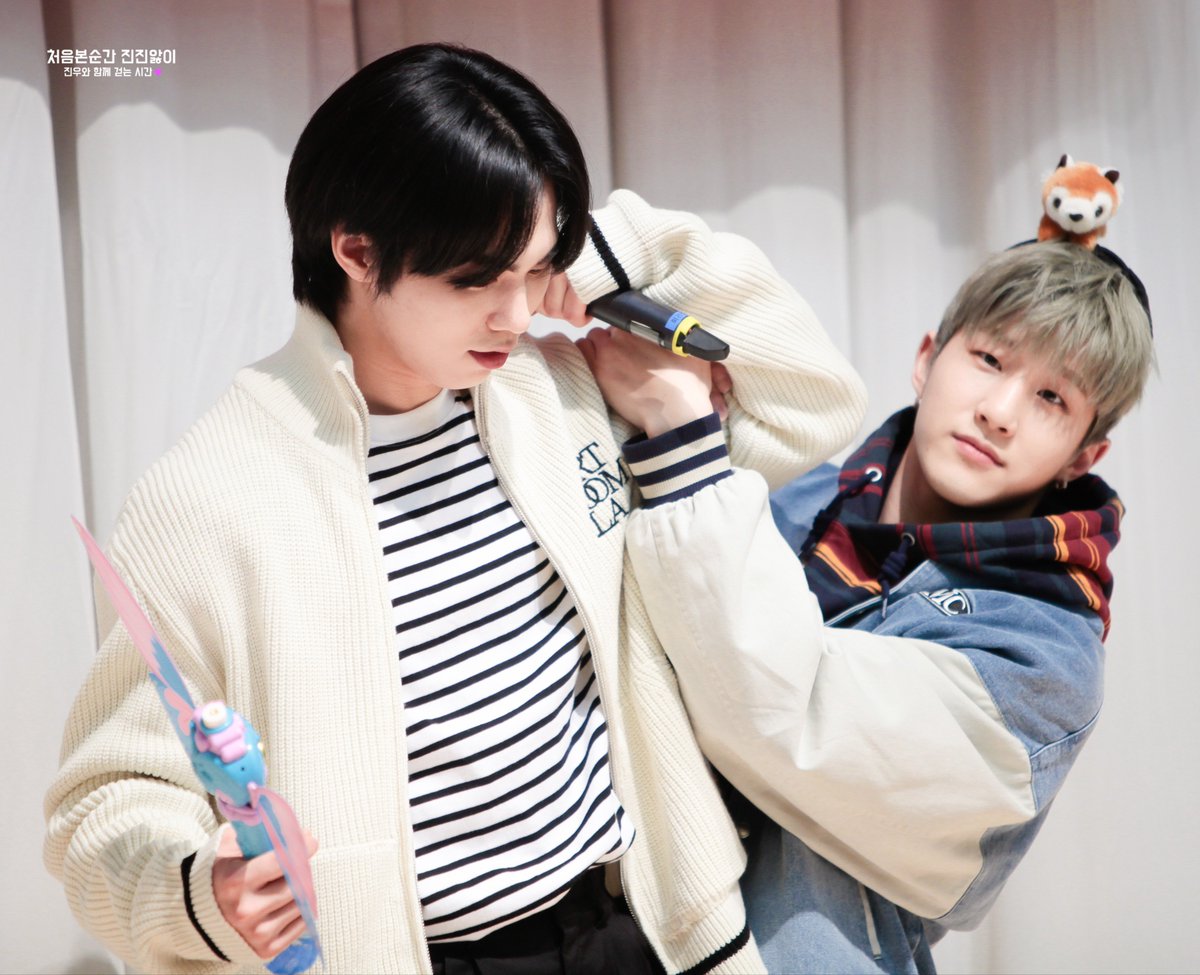 jinjin_firstime's tweet photo. 220213 아스트로 팬싸인회📷

진우가 보고싶어서💕

#아스트로 #진진 #astro #jinjin 
@offclASTRO https://t.co/fbwDiCq0hX