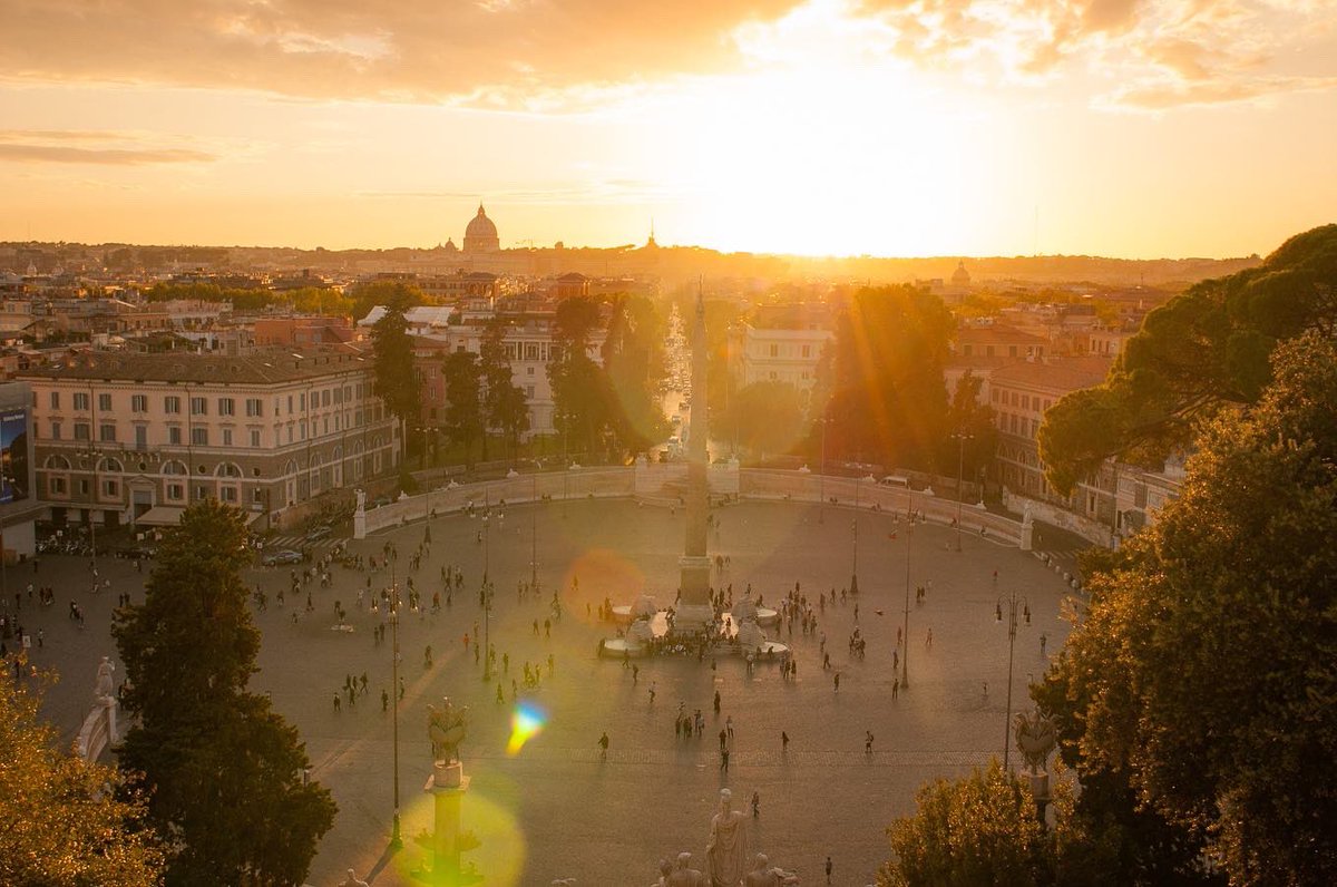 JayHealeyPhoto's tweet photo. Sunset in Roma. #italy #travel #italia #travelphotography #wanderlust #rome #roma #Wanderfranco https://t.co/URclnvXbzF