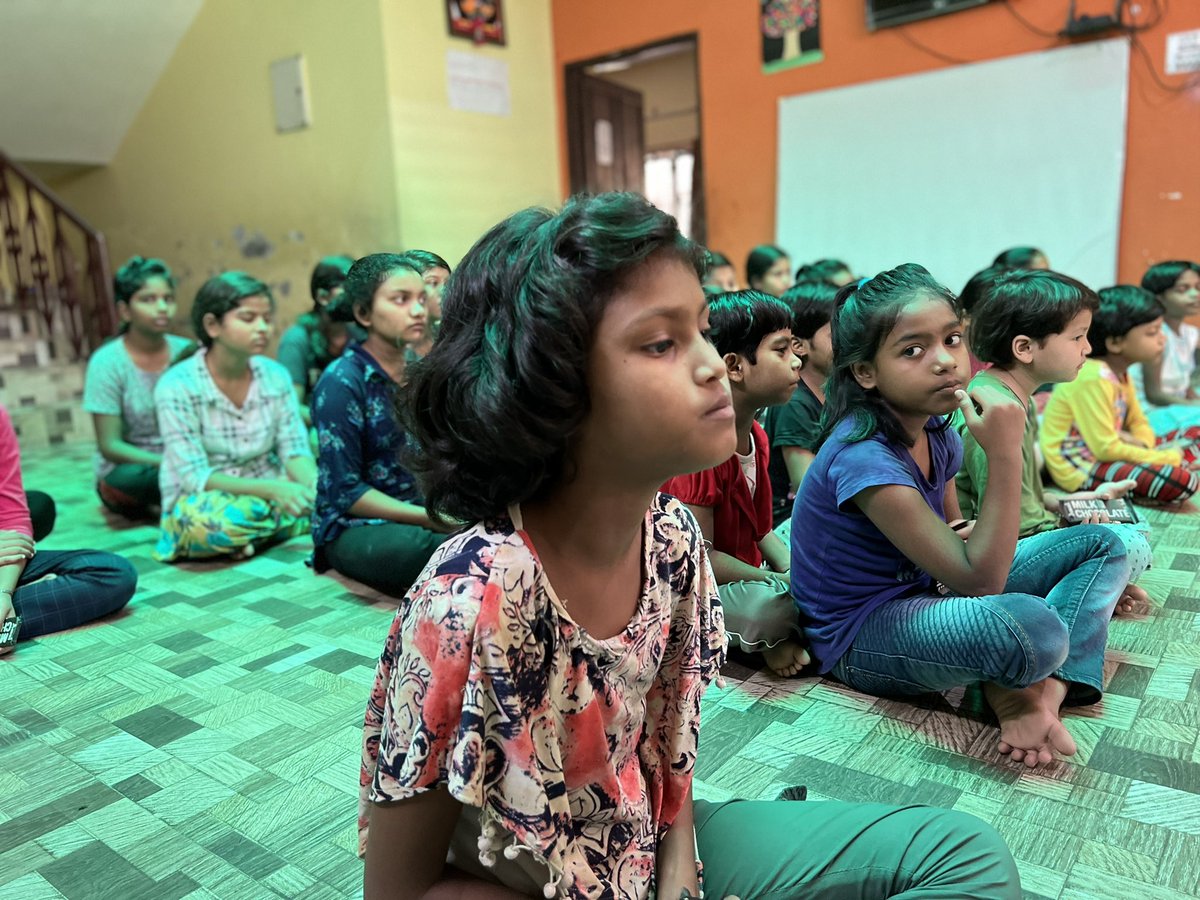 ramafoundation's tweet photo. We have been partnering with the amazing @DivyaPremSewa for 15y &amp; it was great to visit Vande Mataram school which provides opportunities for socially neglected children.

Along with a daily glass of milk, the children enjoyed a rare chocolate treat today

https://t.co/G9nEMkSeHz https://t.co/vUId27aBaA