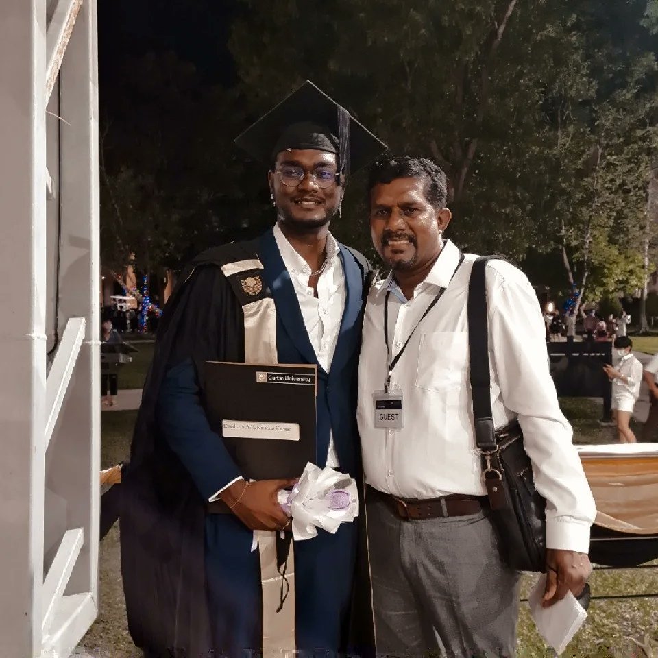 darshx99's tweet photo. graduation pictures that go hard pt 1🥶 https://t.co/HBrMmqBZcg