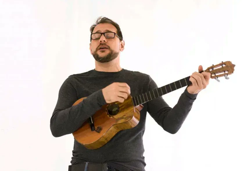 Alejandro Zavala <a href="/alezavala77/">Alejandro Zavala</a> actuará en nuestras Noches de Guataca el viernes 29 de julio a las 7:00 pm en el @cculturalbod🎶😌☝🏼. Más detalles en nuestra web🌐 bit.ly/3uOwvX7