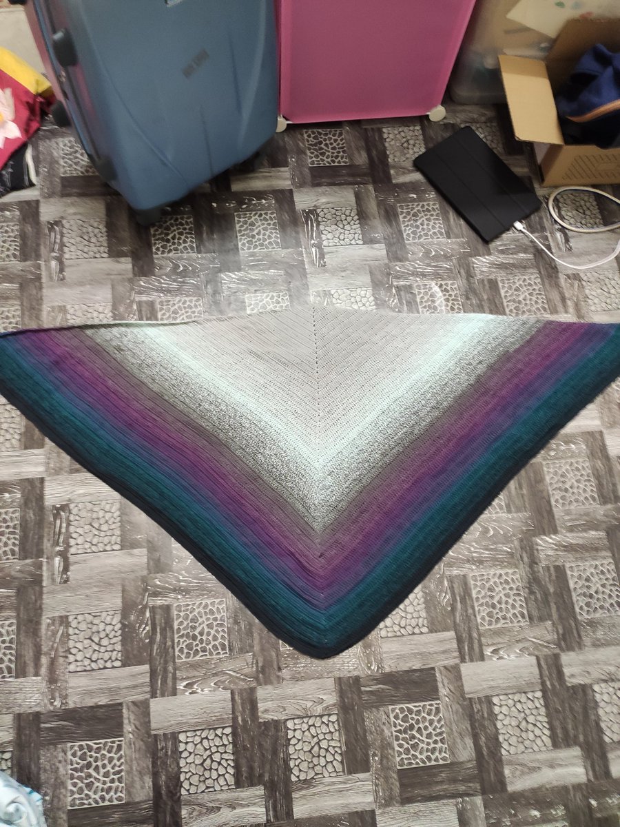 EmiliaSofia13's tweet photo. Projek shawl yg ketiga ✌️
#shawl #addictedtocrochet https://t.co/z8IfrDRqRc