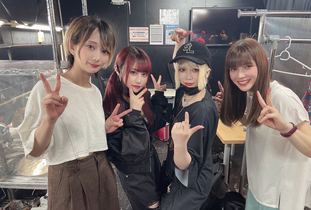 ta_dct's tweet photo. 2022.7.16 今池3STAR
ありがとうございました！！

物販で「早く戻ってきてね！」「待ってるよ！」と沢山声を掛けて頂いて、本当に幸せだなぁと思いました。

レベストとしてこれからも2人そろって活動していけるように、今は少しだけお休みを頂きます🙇‍♀️

またライブハウスでお会いしましょう！😊 https://t.co/9T1bOm1C1F