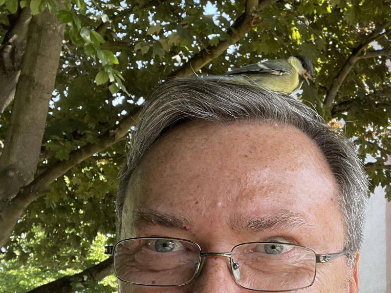 Irgendwie habe ich es schon länger geahnt:
<a href="/sobek_de/">Jörg Sobek</a> hat 'nen Vogel.