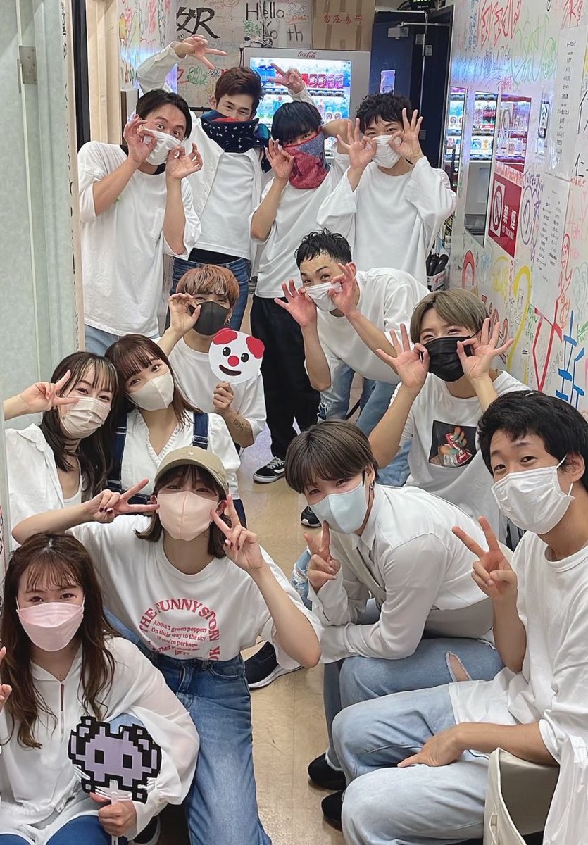 きょうもありがとうございました🤍
夏たのしすぎて
りさちゃんはやくー🥺🌼
ゆうりさんとは共演できずそうだなぁ
ちいちゃんに全然会ってないな〜
なんて思いつつつ、、、
夏たのしいなぁ🐒
#あと5かい