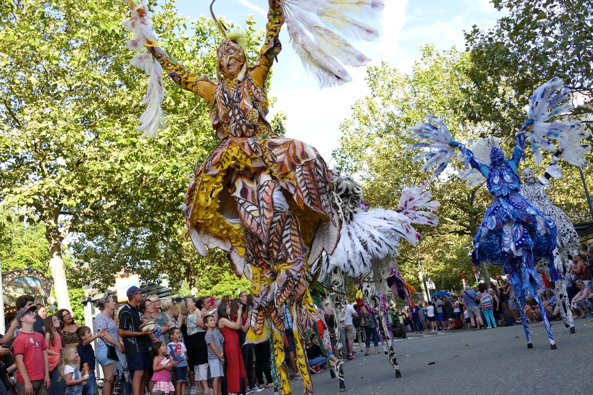 [ 📣CORSO FLEURI ]

Le Corso Fleuri, rendez-vous estival incontournable en Alsace depuis 1929, fait son grand retour samedi 13 août à #Sélestat, pour une 93ème édition des plus fleuries et festives 🥳🌸 !

Tout le programme sur : bit.ly/3PizzDg !

#VisitSelestat