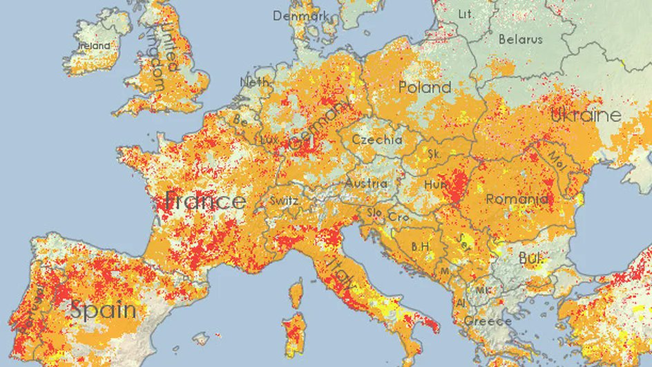 franceinfo's tweet photo. Sécheresse : la moitié du territoire de l'Union européenne désormais touchée

https://t.co/NbOx2bpqNW https://t.co/pZ2k0RB2CO