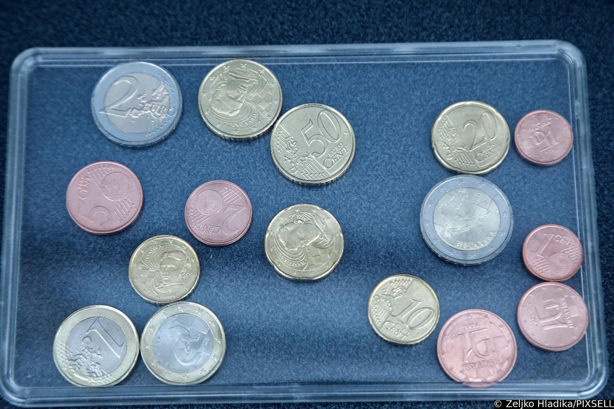 PIXSELL's tweet photo. Kako ce izgledati hrvatske eurokovanice
U Svetoj nedjelji započela proizvodnja hrvatskih eurokovanica
📸Željko Hladika/PIXSELL
#topnews #news #vijesti #kovanice #money #novac #caosvima #euro #izrada #kovanje #cent #coins #Croatia https://t.co/wyPerVPaId