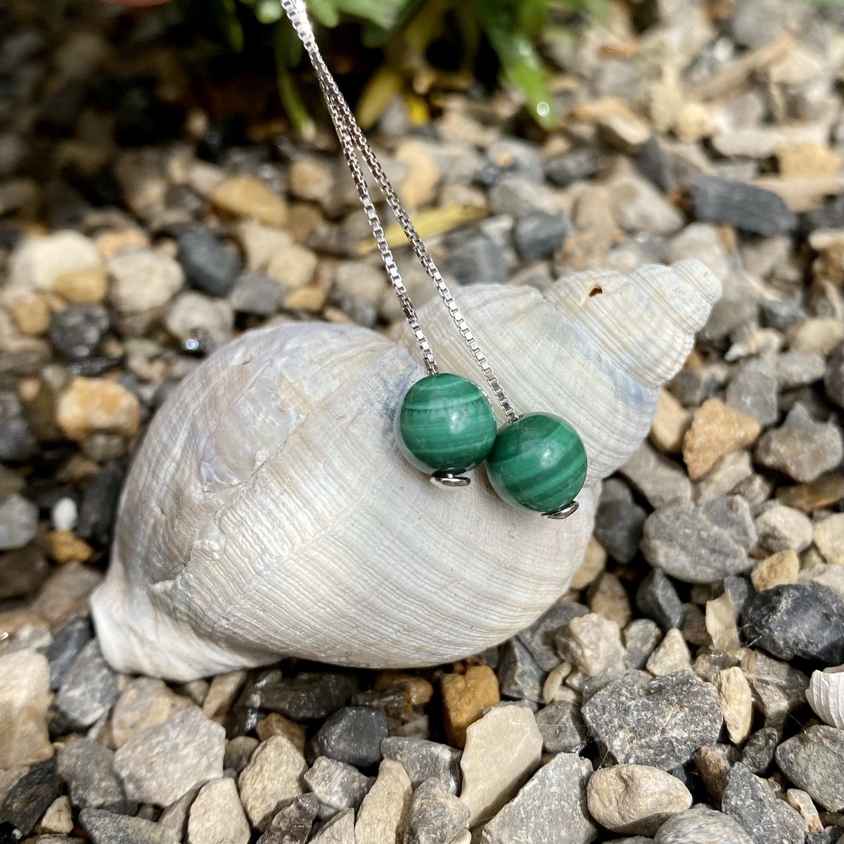 TheWildWren's tweet photo. Find a shaded corner, take five and stay cool ☀️
My wish for you 💫
Malachite - Good Luck
#AStoneForEveryStory
https://t.co/wEtDn3iWcV
#shopsmalluk #SmallBusiness #NOTHS #EtsyUK #MondayMotivation #Sunshine #Heatwave #StayCool #Malachite #GoodLuck #FindTheShade https://t.co/YL3BCOsixy
