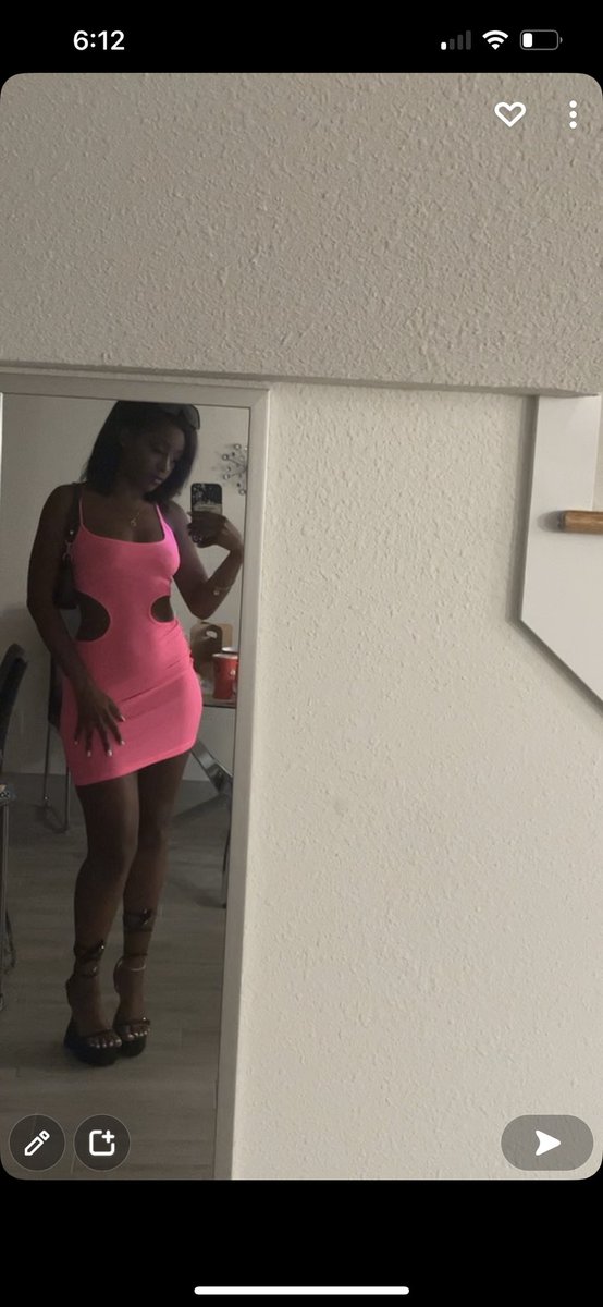 DeShantiHayes1's tweet photo. #WhosWhoOfASU 
•De’Shanti (shanti)
• Junior 🫶🏾
•braider ✂️ 
•bio(pre-physical therapy) 🩺
• young &amp; turnt 
•open to  new friendships🤗 https://t.co/TMP00R8DGv
