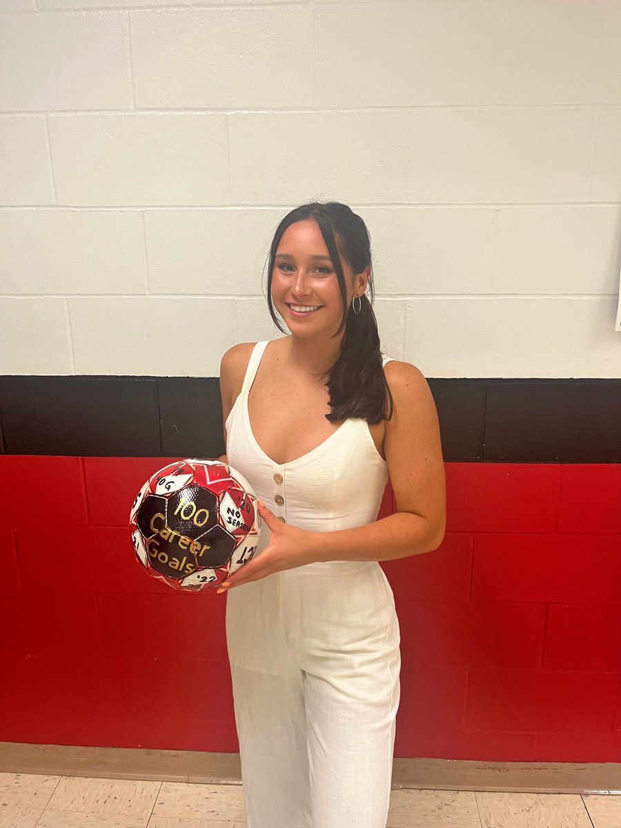 sobocosports's tweet photo. Congragulations to Jersee Wren for passing 100 career goals this year. Jersee finished her Southern Boone Soccer career with 106 goals (in only 3 years - 2020 season was cancelled).  She finishes 3rd All-Time at Southern Boone behind Tillie Bill (141) and Kate Ponder (110). https://t.co/Tf2aQ6QqqM
