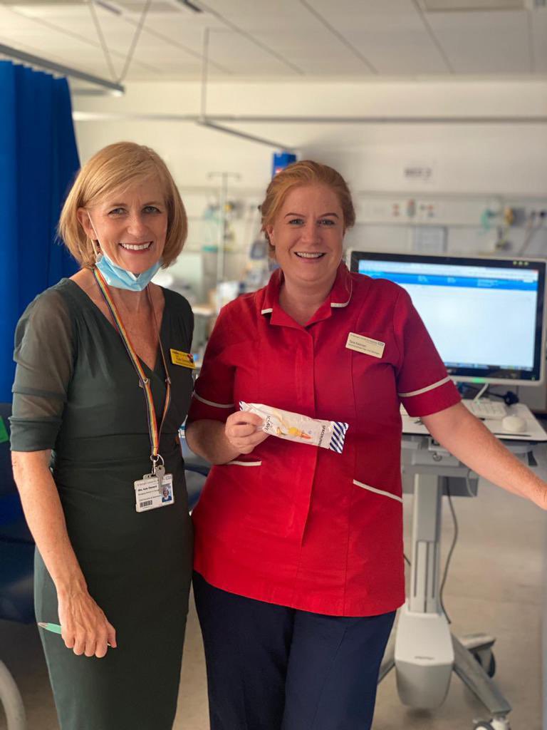 geshNHS's tweet photo. Come rain or shine, #TeamStGeorges continue to provide outstanding care ☀️🌡 

Our leadership team are out and about thanking them and helping them to cool down with ice lollies 🧊🧊🧊

Huge thank you to our charity @GivingtoGeorges for providing the lollies 🧡 https://t.co/YbSmdon7gM