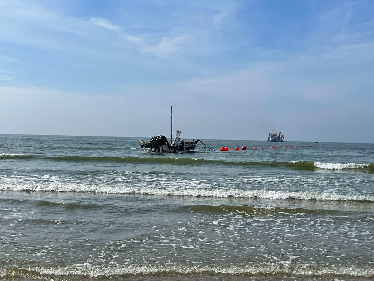 ZayoGroup's tweet photo. Last week, we welcomed Zeus: a high-capacity #subsea cable route built to last! In this blog, you'll learn how our teams overcame harsh challenges of the North Sea to make a more resilient fiber-optic asset.
https://t.co/Hb8fMLMwS7 https://t.co/8esuHCjK1Q