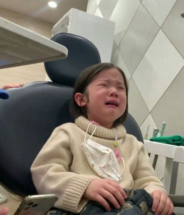 zaeclinton's tweet photo. Jia's crying because kuya levi told her na she can't marry Senku the main character sa anime na pinapanood namin🤣🤣🤣 https://t.co/Tqp3wxETFr