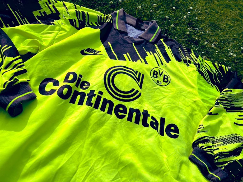 JohnRob2310's tweet image. BVB 93/94 ⚫️🟡

Looking to re-Home 🏡 this beaut as I am not doing it justice. 😭

DM if you’d be keen. Thinking around £5 an entry. 🎟

If I get enough interest I’ll stick names on a random wheel for a live draw as not got scratch cards. 

RTs appreciated. 🤝🏻