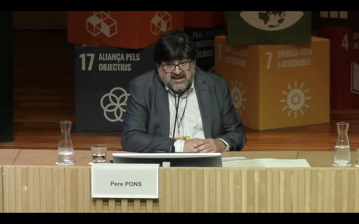 paistransversal's tweet photo. 🔴@perepons11 explica el #ProjecteTransformador Impuls de les agendes urbanes locals de la @diba.
🤝Busca apoyar la elaboración de la #AgendaUrbanaLocal y crear redes de trabajo entre entidades locales a fin de favorecer la colaboración.
➕https://t.co/QS9IznGlCC
#AgendaUrbana https://t.co/R4iVhXY8UV