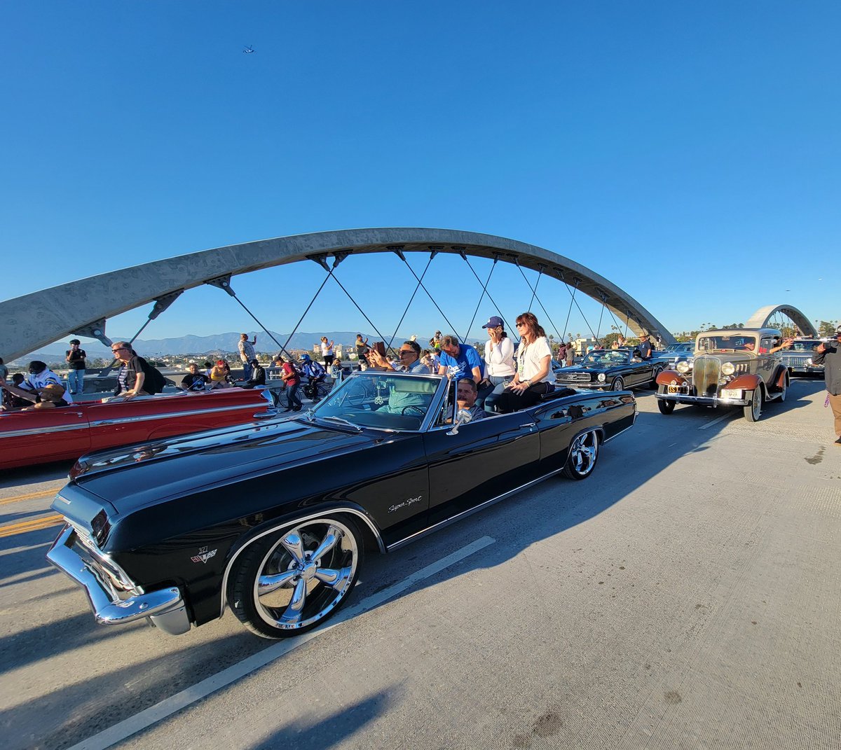 jmmm247's tweet photo. The drive of my life was being able to be amongst the first 100 cars to drive over the new 6th street bridge in Los Angeles! Such an honor &amp; proud moment #DriveOfYourLifeContest @AdvanceAuto https://t.co/cx1KgW5G2J