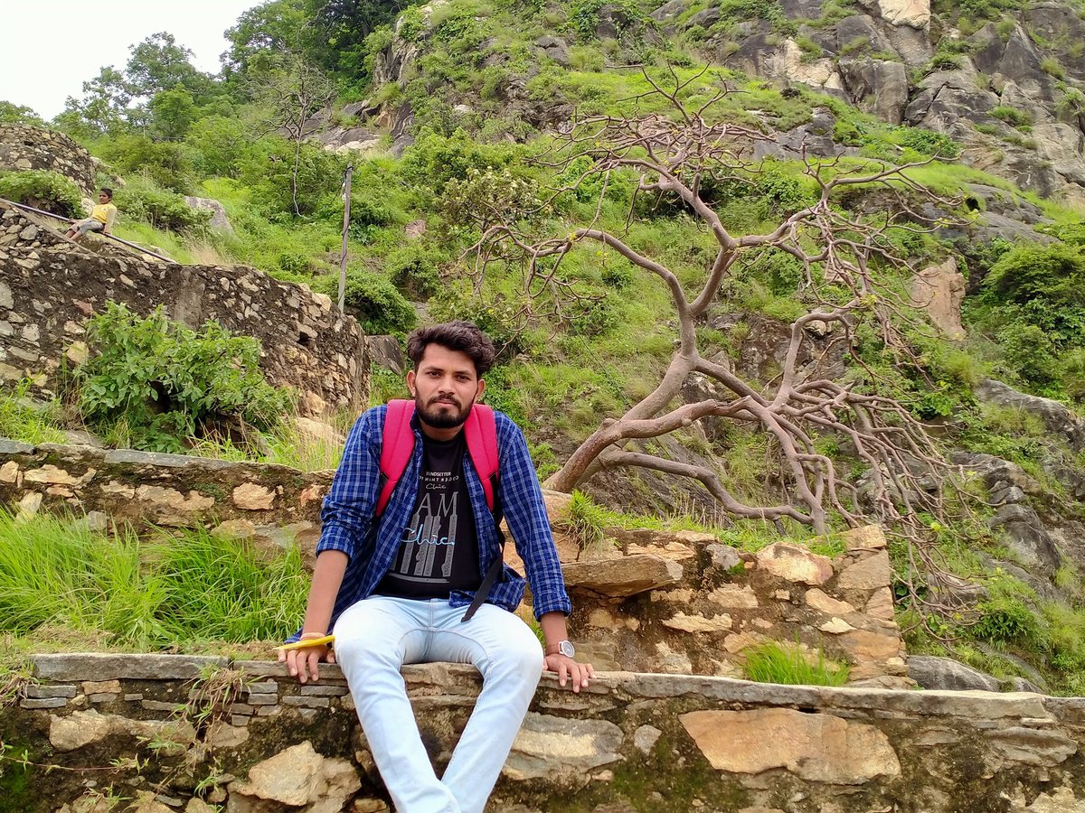 सेपियंस ❄️ tweet media