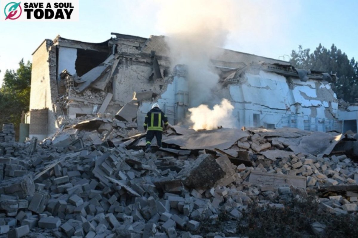 SaveASoulToday1's tweet photo. Russian missiles have struck industrial facilities in Mykolaiv,
#SaveASoulToday
#UkraineWar
#UkraineRussianWar https://t.co/OZkCK7qTeW