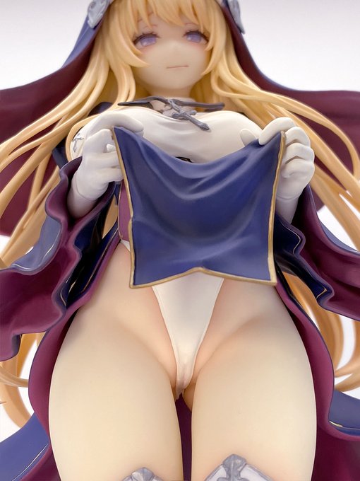 たくし上げてもらって尚、低く撮る!
それが乙女座に生まれしローアングラーの宿命!
食い込んだレオタードから僕じゃなきゃ見逃しちゃう
レベルで仄かなクリスチャンが造形されております。 