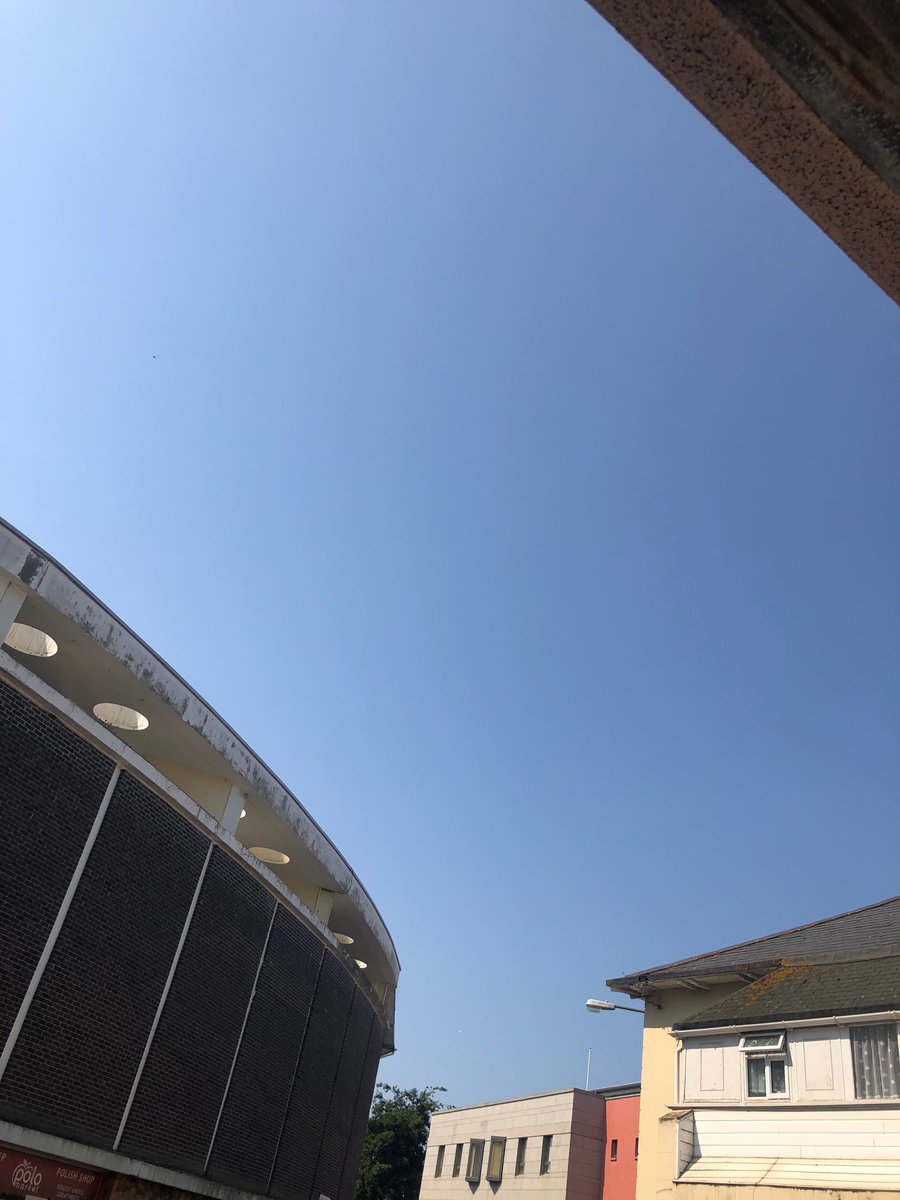 10.30am and nearly 30 on the thermometer. This photo captures the moment. That’s what it looks like. More to follow <a href="/TheVoiceJersey/">voiceforchildren</a> #jersey40