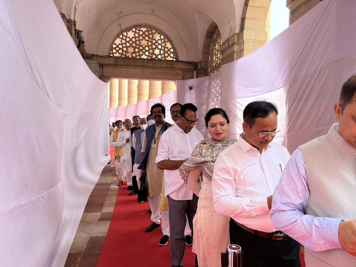 Ravi Kishan tweet media