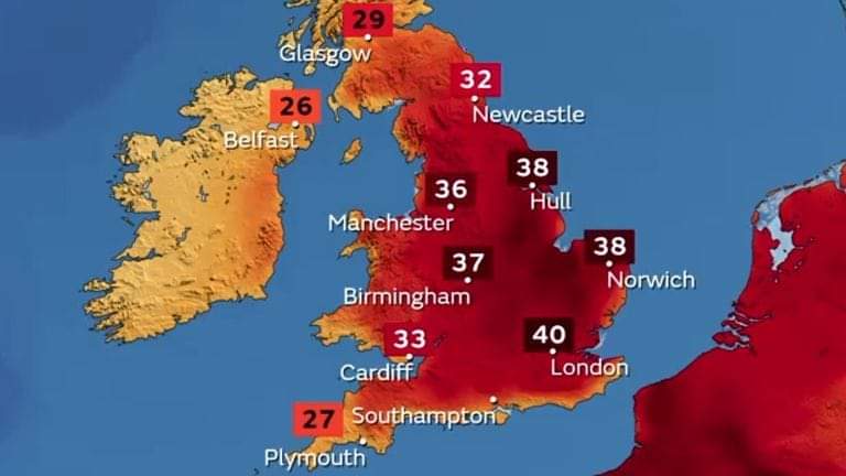 DiscoverhistPH's tweet photo. It's our #finalweek of #schools and Paul has #adapted to the #heat. #Teaching in the #shade, #wearing a #cooler #uniform and #stayinghydrated during #regular #breaks. #Staysafe #everyone as the #heatwave hits #WorcestershireHour @worcesternews @bbchw #hotweather #termend #hot https://t.co/PuZCzmLx2F