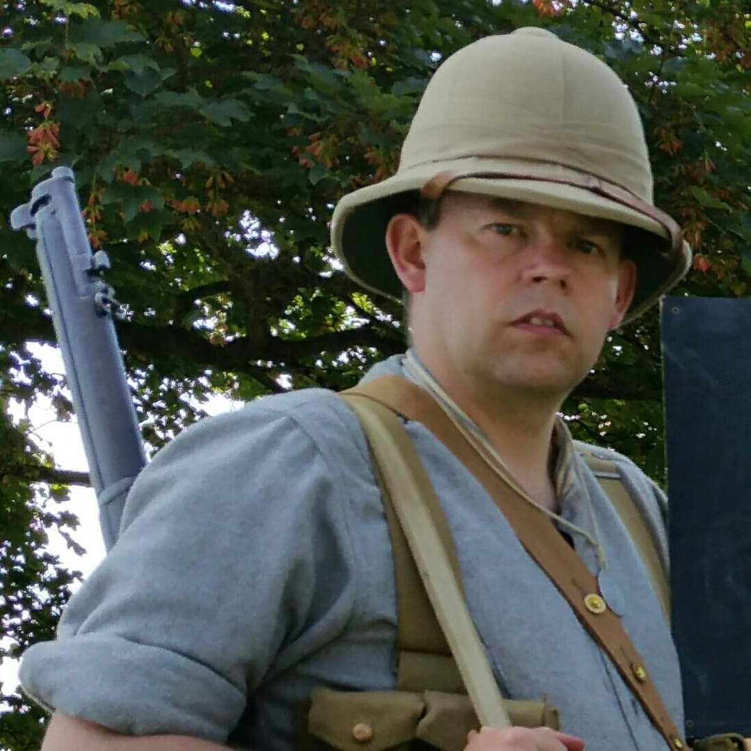 DiscoverhistPH's tweet photo. It's our #finalweek of #schools and Paul has #adapted to the #heat. #Teaching in the #shade, #wearing a #cooler #uniform and #stayinghydrated during #regular #breaks. #Staysafe #everyone as the #heatwave hits #WorcestershireHour @worcesternews @bbchw #hotweather #termend #hot https://t.co/PuZCzmLx2F